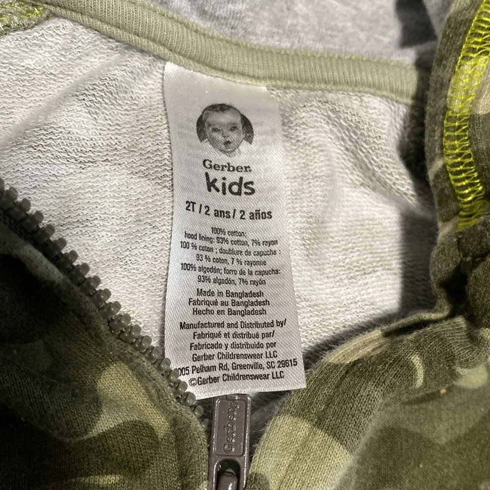 2T Camo Zip Up Hoodie